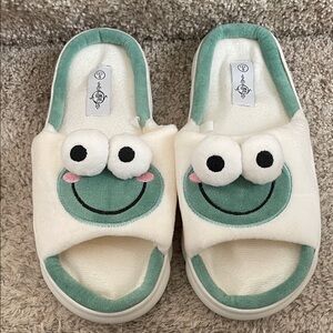 Cute Frog Smiley Face Slippers Soul Mate